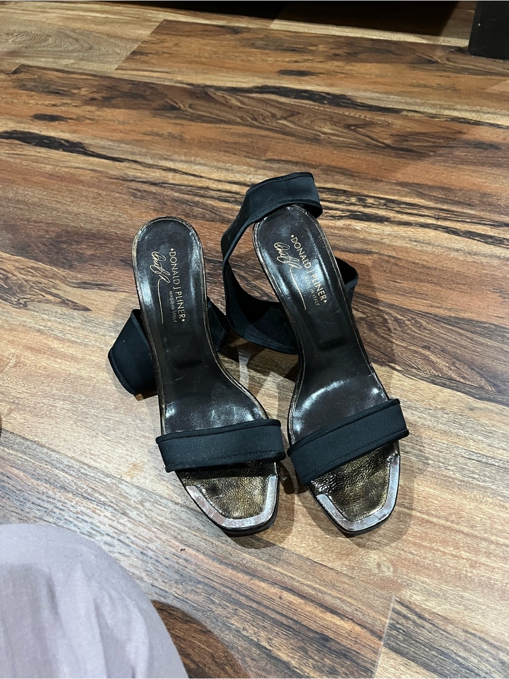 Donald J. Pliner Black Strappy Block Heels Size 9N EUC